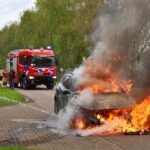 Auto uitgebrand op de Rijksweg bij Nijeveen