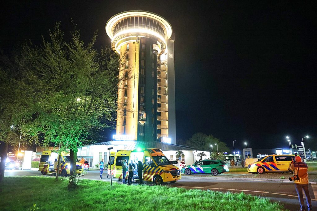 Brand in hotelkamer op de achtste verdieping aan de Lichtmisweg in Zwolle