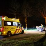 Automobilist ernstig gewond na botsing met meerdere bomen aan de Nieuwe Ruiterweg in Havelte