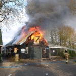 Uitslaande schuurbrand aan de Westenwold in Basse